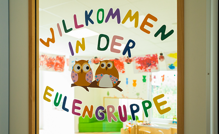 Eulengruppe In der Krippe Zwergenland werden bis zu 30 Kindern zwischen 1 – 3 Jahren in 2 Gruppen betreut. Die Eulengruppe ist von 8 – 13 Uhr und die Schneckengruppe von 8 – 14 Uhr geöffnet. Zudem .....