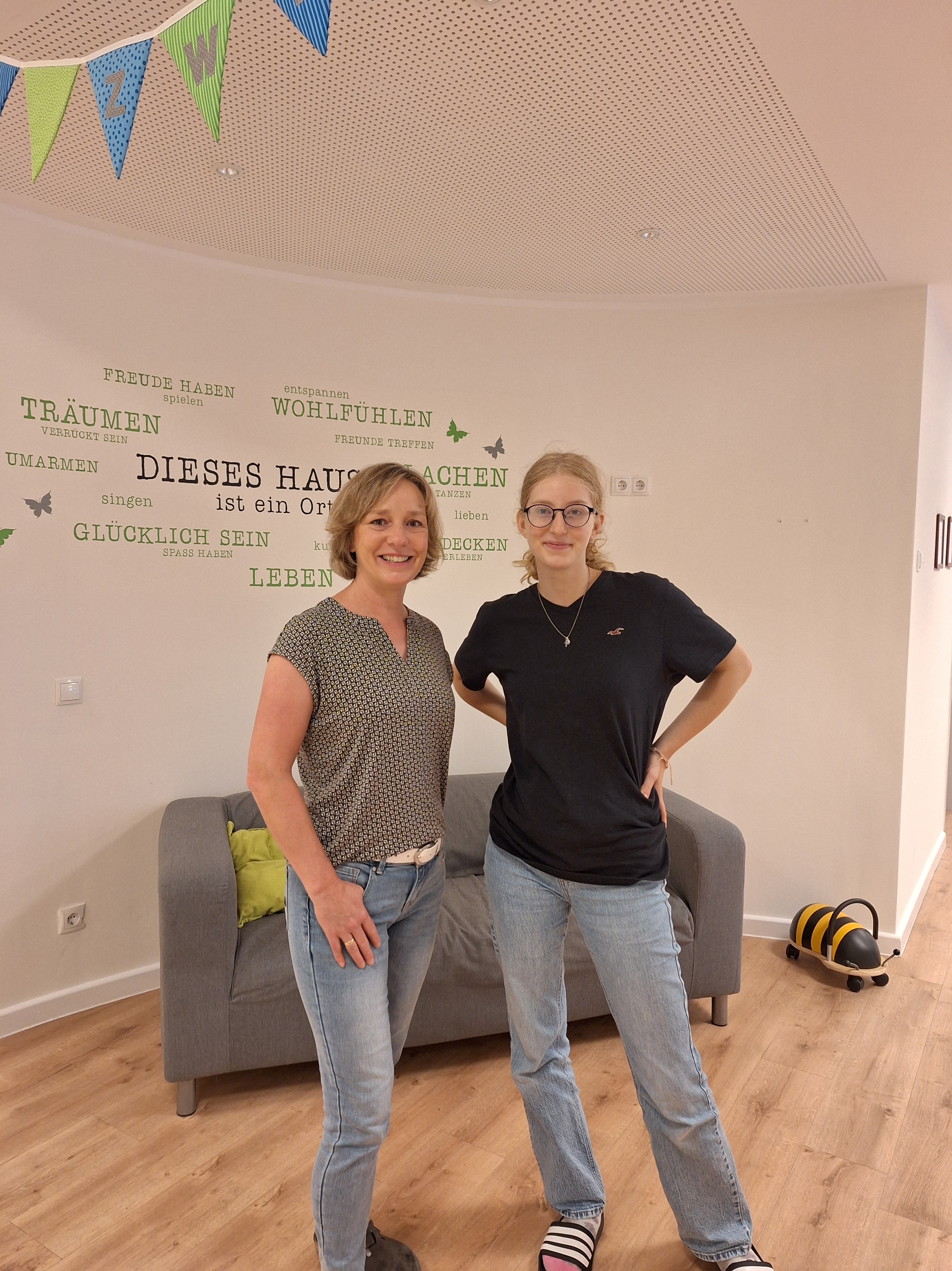 Wir heißen unsere neuen Auszubildenden zur Sozialpädagogischen Assistentin, Anja und Shila herzlich willkommen. Schön, dass ihr bei uns seid und wir wünschen euch eine tolle Zeit und erfolgreiche Ausbildung. Shila absolviert ihre praktische Ausbildung in der Schneckengruppe und wird von Ina angeleitet und Anja absolviert ihre praktische Ausbildung in der Fuchsgruppe und wird von Daniela […]