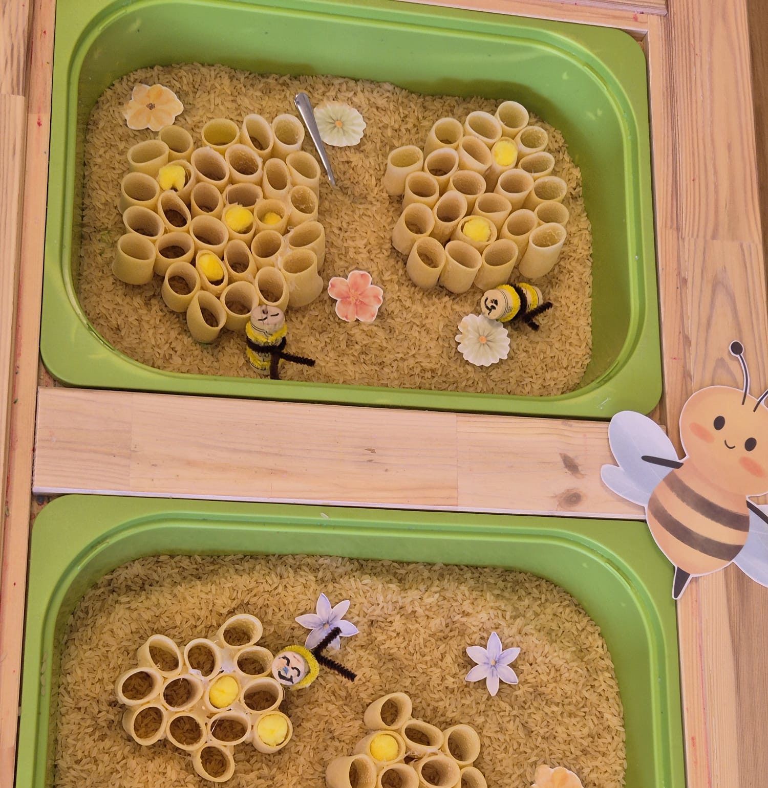 Im Mai und Juni wurde hier das Projekt „Das große Summen und Brummen“ umgesetzt. Es drehte sich alles um unsere kleinen Helfer in der Natur und ihren Schutz. Es fanden viele Angebote rund um unsere heimischen Insekten statt. Die Kinder hatten viel Freude dabei und gemeinsam wurde das Bewusstsein bei Klein und Groß für den [&hellip;]